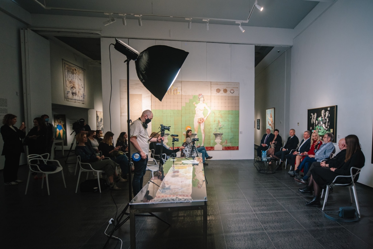 Curatorial tour including the exhibition 